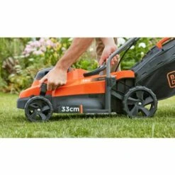 BLACK & DECKER Tondeuse 33cm - Sans Fil LITHIUM 36V - Sans Batterie BLACK+DECKER BCMW3336N-XJ 10 BLACK & DECKER Tondeuse 33cm - Sans Fil LITHIUM 36V - Sans Batterie BLACK+DECKER BCMW3336N-XJ -France Tondeuse Soldes Boutique 34599665 4