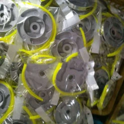 DONTODENT Tête De Coupe En Aluminium, Accessoires De Tondeuse à Gazon, Plateau De Coupe En Aluminium, Grand Plateau Rond En Aluminium, Tête De Coupe Solide Et Durable, Pas Facile à Casser L'argent 8 DONTODENT Tête De Coupe En Aluminium, Accessoires De Tondeuse à Gazon, Plateau De Coupe En Aluminium, Grand Plateau Rond En Aluminium, Tête De Coupe Solide Et Durable, Pas Facile à Casser L'argent -France Tondeuse Soldes Boutique 43005427 3