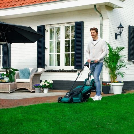 VONROC Set Tondeuse à Gazon 1300W Largeur De Coupe 32cm – Débroussailleuse 300W Diamètre De Coupe Ø230mm 4 VONROC Set Tondeuse à Gazon 1300W Largeur De Coupe 32cm – Débroussailleuse 300W Diamètre De Coupe Ø230mm – Image 2