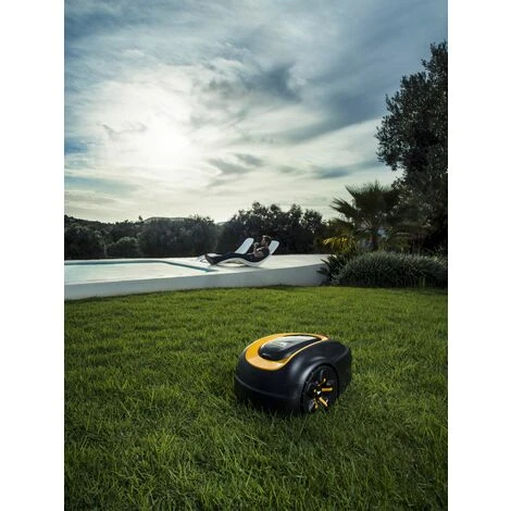 McCulloch ROB S800. Robot Tondeuse Connectée Bluetooth. < 500m². Planification De Tonte. Mulching. Tond Sous La Pluie. Nettoyage à L'eau. Alarme Anti-vol. Ultra-silencieux (970513125) 5 McCulloch ROB S800. Robot Tondeuse Connectée Bluetooth. < 500m². Planification De Tonte. Mulching. Tond Sous La Pluie. Nettoyage à L'eau. Alarme Anti-vol. Ultra-silencieux (970513125) – Image 3