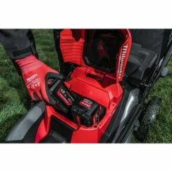 .MILWAUKEE. Tondeuse à Gazon Autotractée 53 Cm à Double Batterie 12Ah M18 FUEL Milwaukee M18F2LM53-122 -France Tondeuse Soldes Boutique 60704993 5